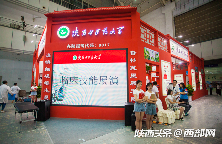 正在上传... 0f897a60e54ab327e3cdb41233e515ff.png
