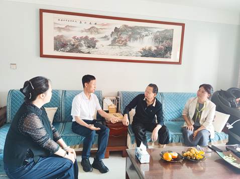 说明: H:\近期工作\4月27日-劳模慰问\罗秀成.jpg