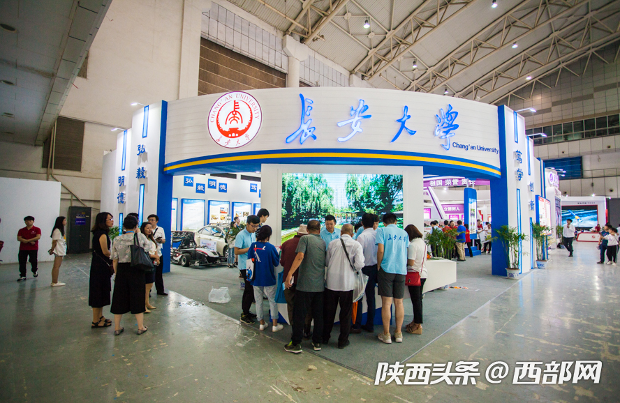正在上传... ef2fca9f082e42a0fca5b2e9c5e4c982.png